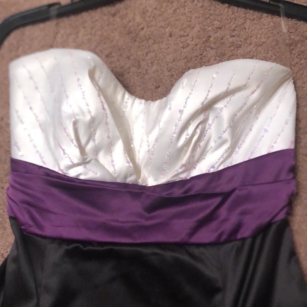 Formal Dress - Picture 2 of 4